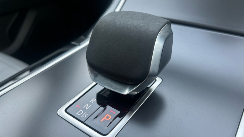 Land Rover Range Rover Velar 2.0 D200 MHEV Dynamic SE 5dr Auto Diesel Estate